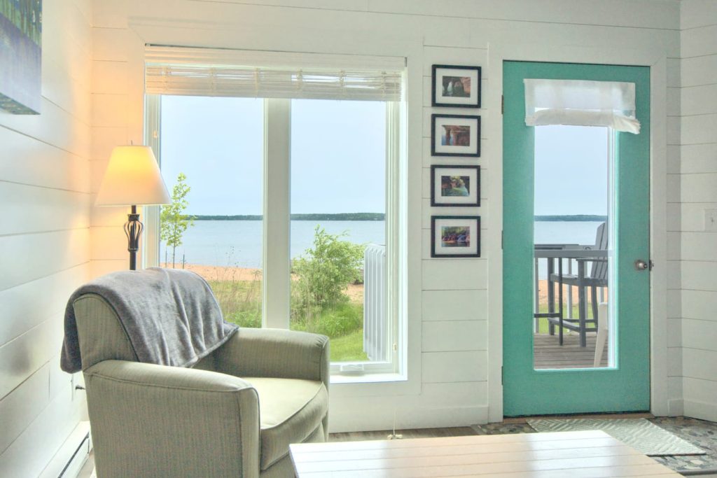 Beautiful Beachfront Condo Steps from Everything Main Image