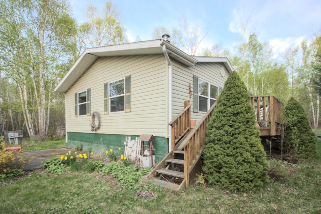 Orchard Acres | Lake Superior South Shore Retreat Main Image