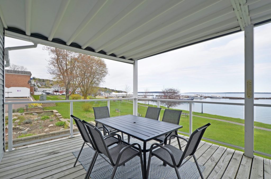 Beachside Bliss  |  Airy Vibes and Island Views Main Image
